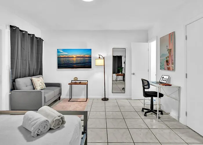 Executive Studio Suite Hollywood Beach Blvd