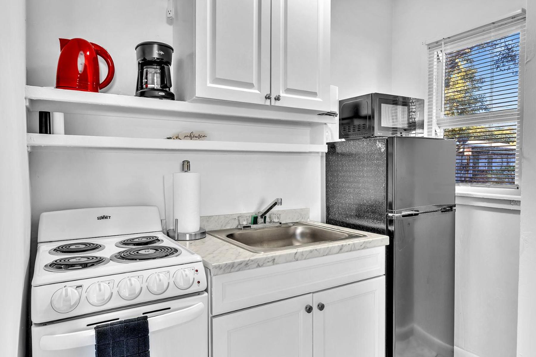 Executive Blvd Apartment *