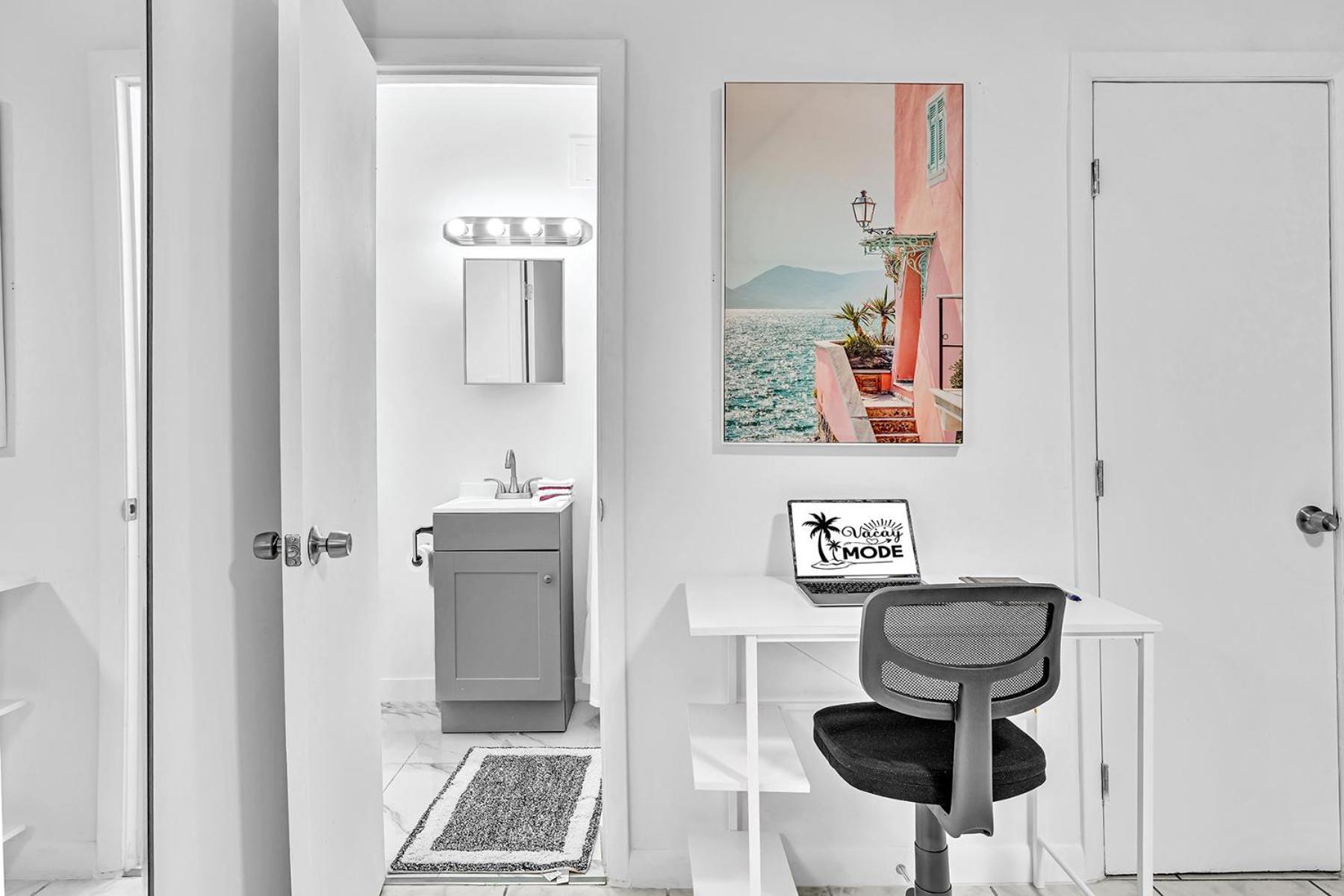 Executive Blvd Apartment Hollywood